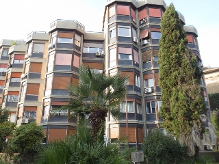 zoom immagine (Appartamento 139 mq, soggiorno, 3 camere, zona Marconi)