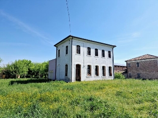 zoom immagine (Casa singola 160 mq, soggiorno, 2 camere, zona Santa Croce)