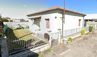 zoom immagine (Casa singola 116 mq, soggiorno, 2 camere, zona Bovolone)