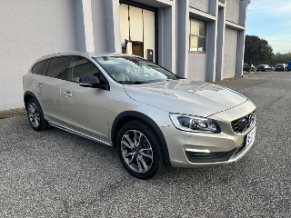 zoom immagine (VOLVO V60 Cross Country D4 AWD Geartronic Pro)