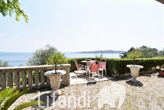 zoom immagine (Casa singola, soggiorno, più di 3 camere, zona Padenghe Sul Garda)