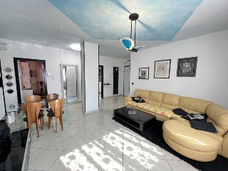 zoom immagine (Appartamento 102 mq, soggiorno, 3 camere, zona Borgo San Giovanni)