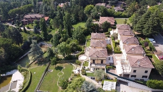 zoom immagine (Villa 300 mq, 5 camere, zona San Lazzaro di Savena)