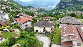zoom immagine (Villa 280 mq, soggiorno, 3 camere, zona Ville del Monte (Lago di Tenno))
