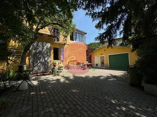 zoom immagine (Casa singola 880 mq, soggiorno, più di 3 camere, zona Santarcangelo di Romagna - Centro)
