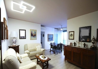 zoom immagine (Appartamento 114 mq, soggiorno, 2 camere, zona Riccione)