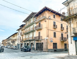 zoom immagine (Palazzo 1039 mq, soggiorno, più di 3 camere, zona Gattinara - Centro)
