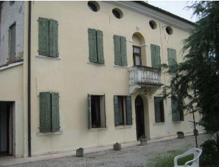 zoom immagine (Villa 660 mq, soggiorno, 4 camere, zona Sant'Andrea)