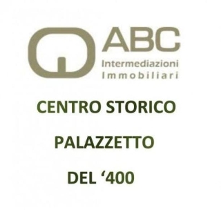 zoom immagine (Palazzo 320 mq, soggiorno, 3 camere, zona Centro Storico)