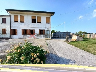 zoom immagine (Casa a schiera 90 mq, soggiorno, 2 camere, zona Rottanova)